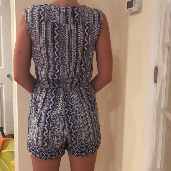 Blue and White Atmosphere Romper - Picture 2 of 3
